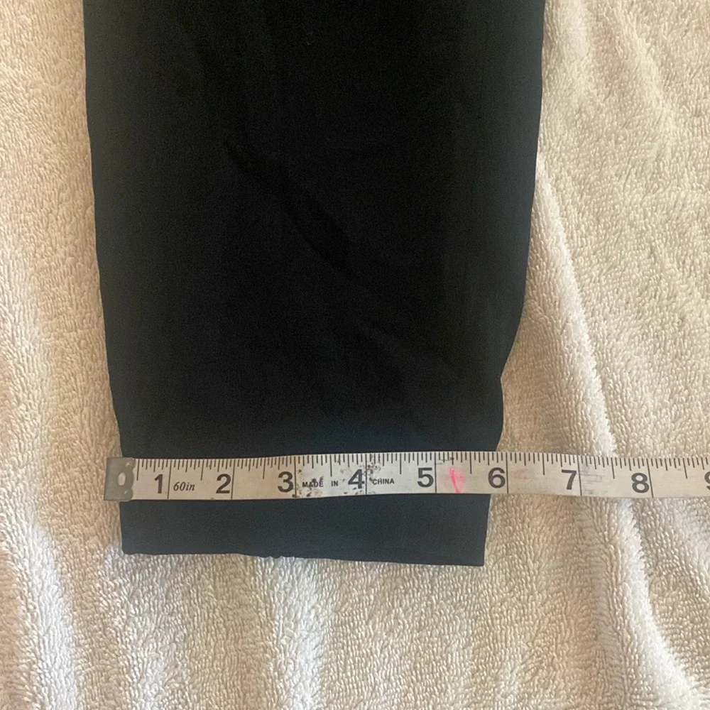 Aritzia Babaton stunning black trousers w/ stretchy waist w/ pockets.